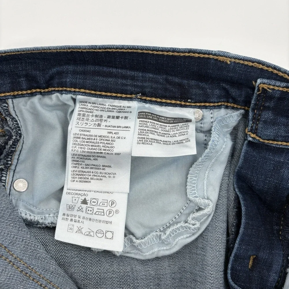 Womens Levi's Cuffed Stretch‎ Jean Shorts Size 31 (32) Blue Embellished